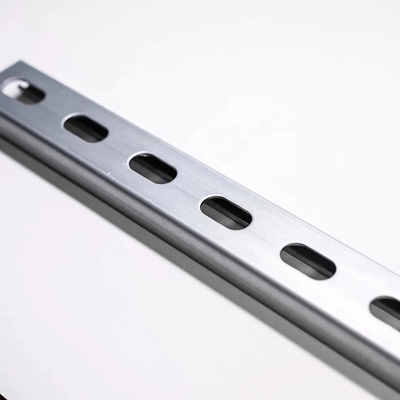 Giá tốt. Chống khí hậu tốt Thép hình C với độ bền lâu dài Chiều rộng 40-80mm Tùy chọn trực tuyến